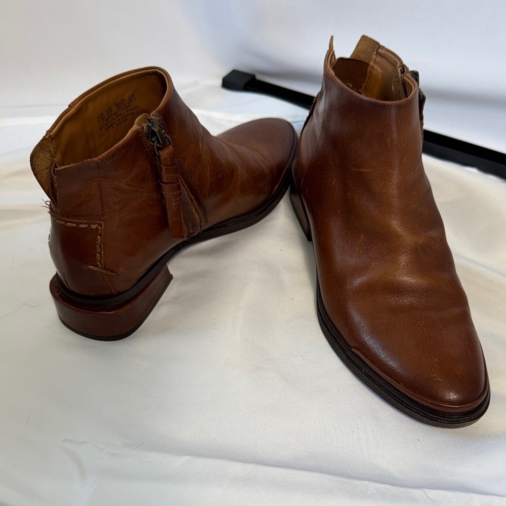 Franco Sarto Brown Leather Chukka Zip Boots women’s size 8 & men’s size 6.5